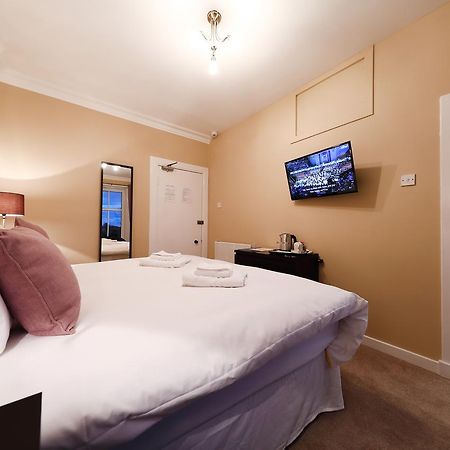 The Station Hotel Карнусти Экстерьер фото